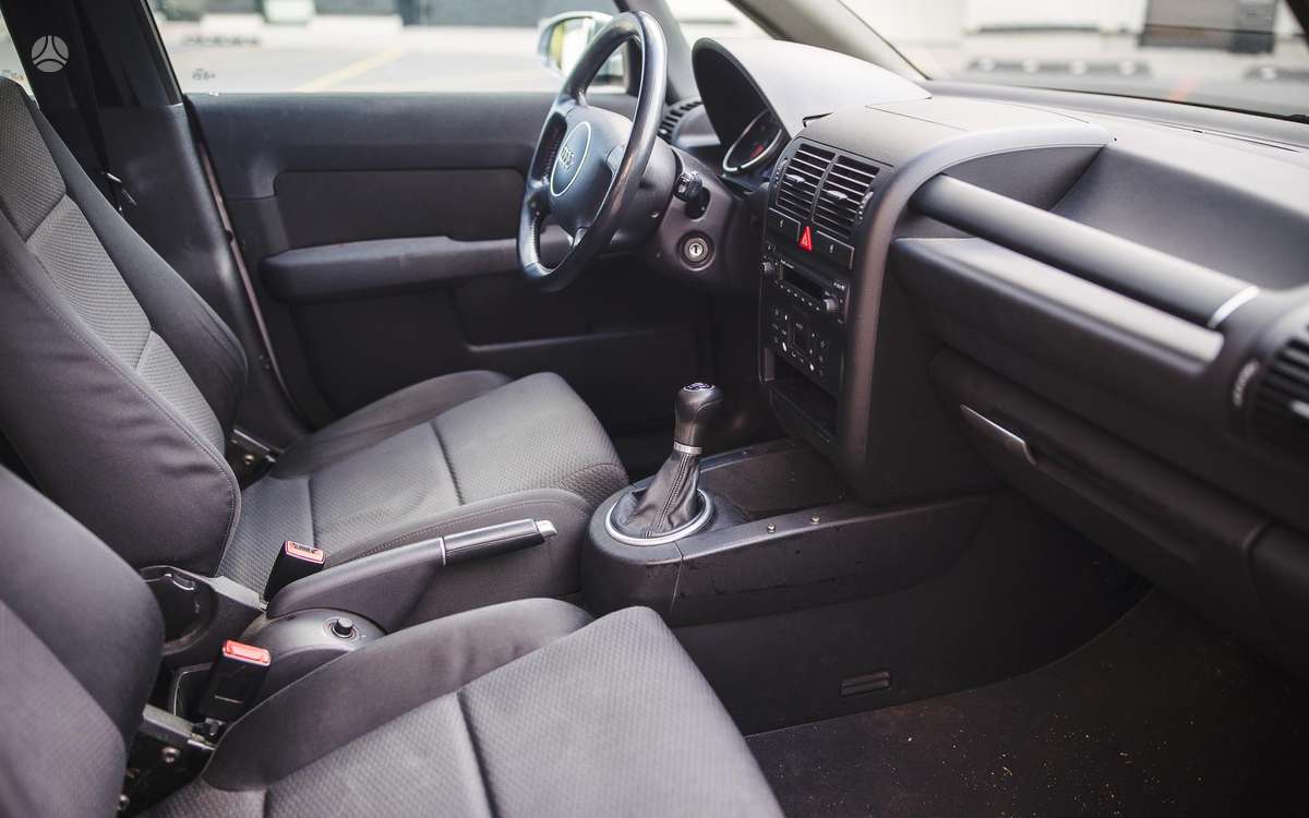 Audi A2, 1.6 l., Седан