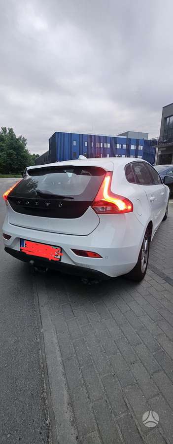 Volvo V40, 1.6 l., hatchback