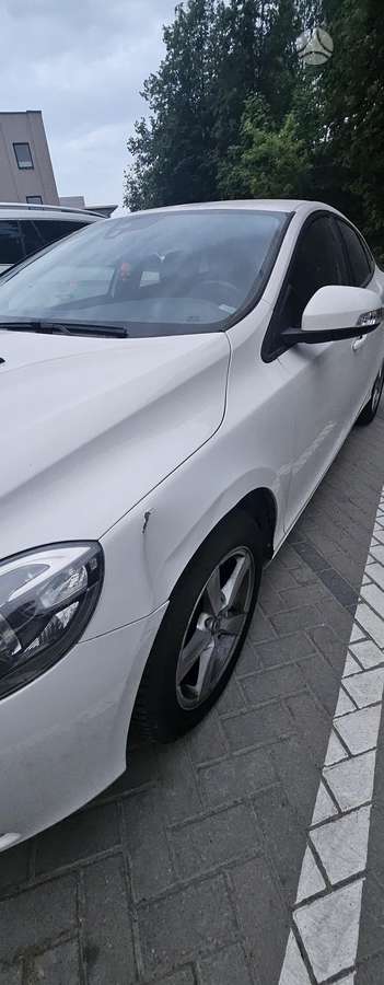 Volvo V40, 1.6 l., hatchback