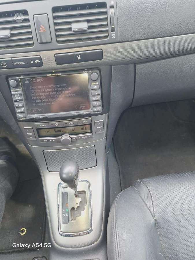 Toyota Avensis, 2.4 l., Универсал