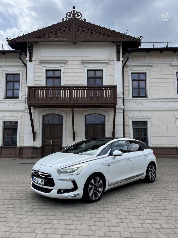 Citroen DS5, 2.0 l., hatchback