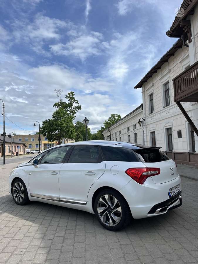 Citroen DS5, 2.0 l., hatchback