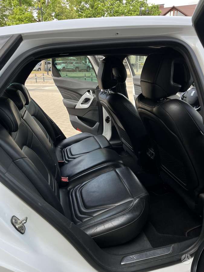 Citroen DS5, 2.0 l., hatchback