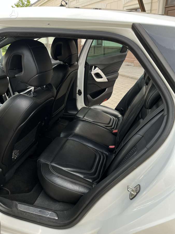Citroen DS5, 2.0 l., hatchback