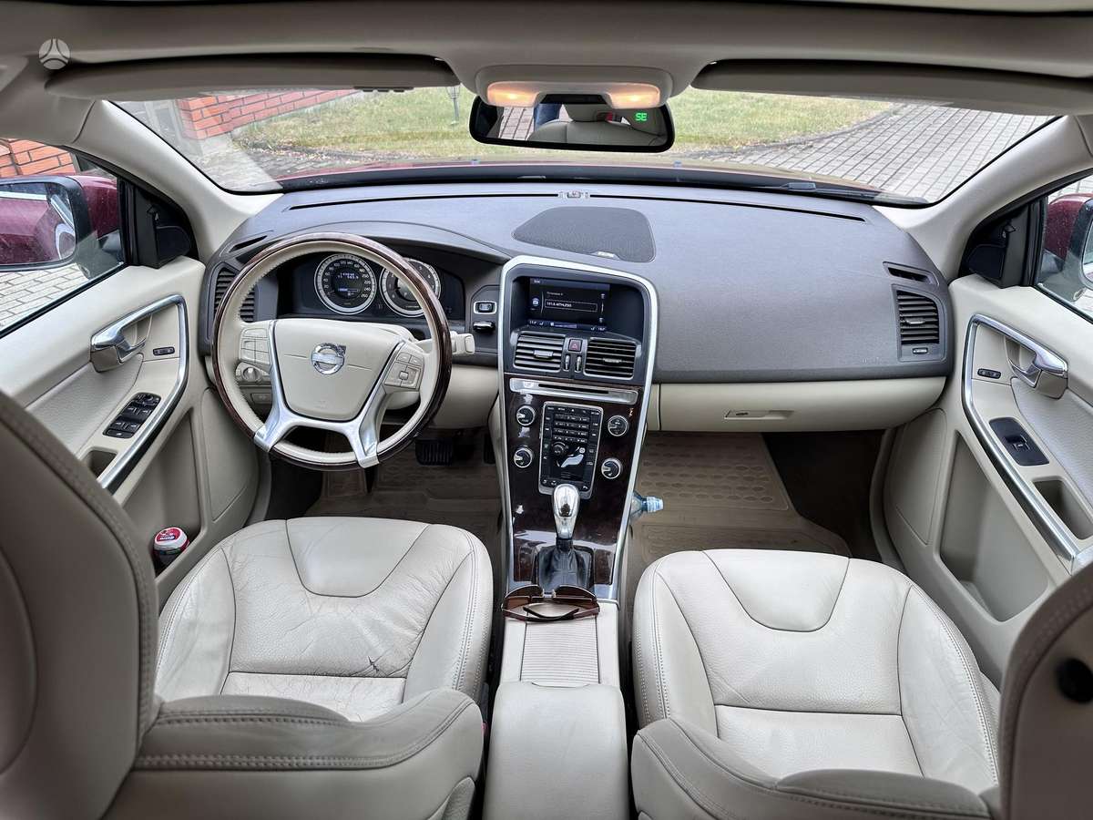 Volvo XC60, 3.2 l., hatchback