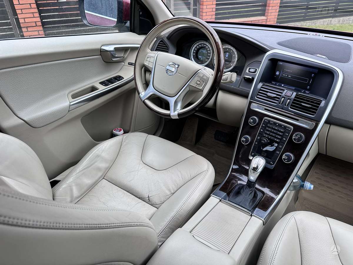 Volvo XC60, 3.2 l., Хэтчбек