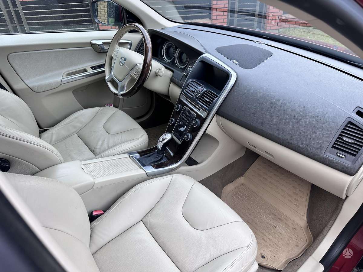 Volvo XC60, 3.2 l., Хэтчбек