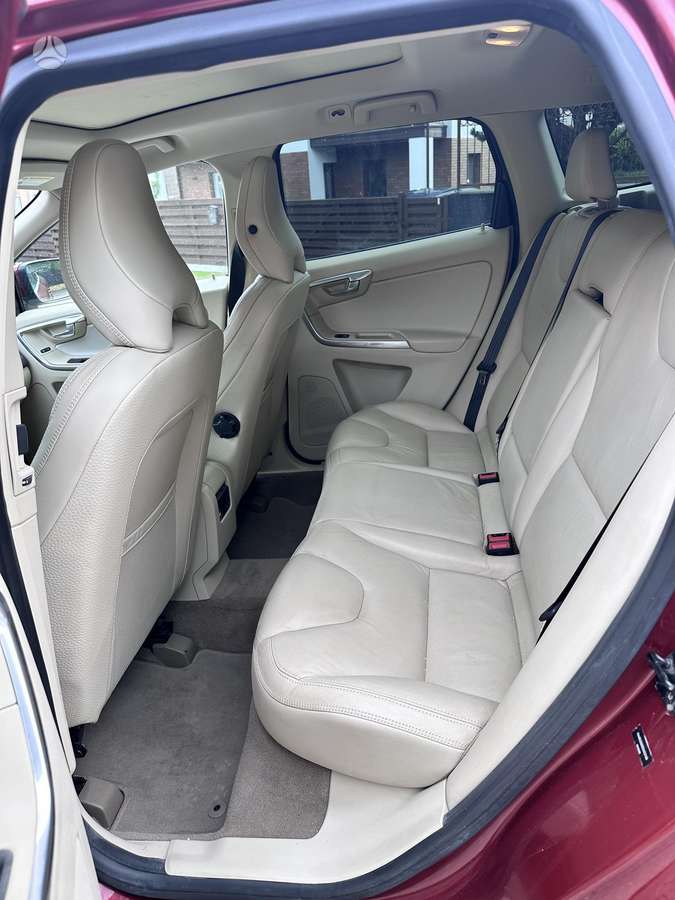 Volvo XC60, 3.2 l., hatchback