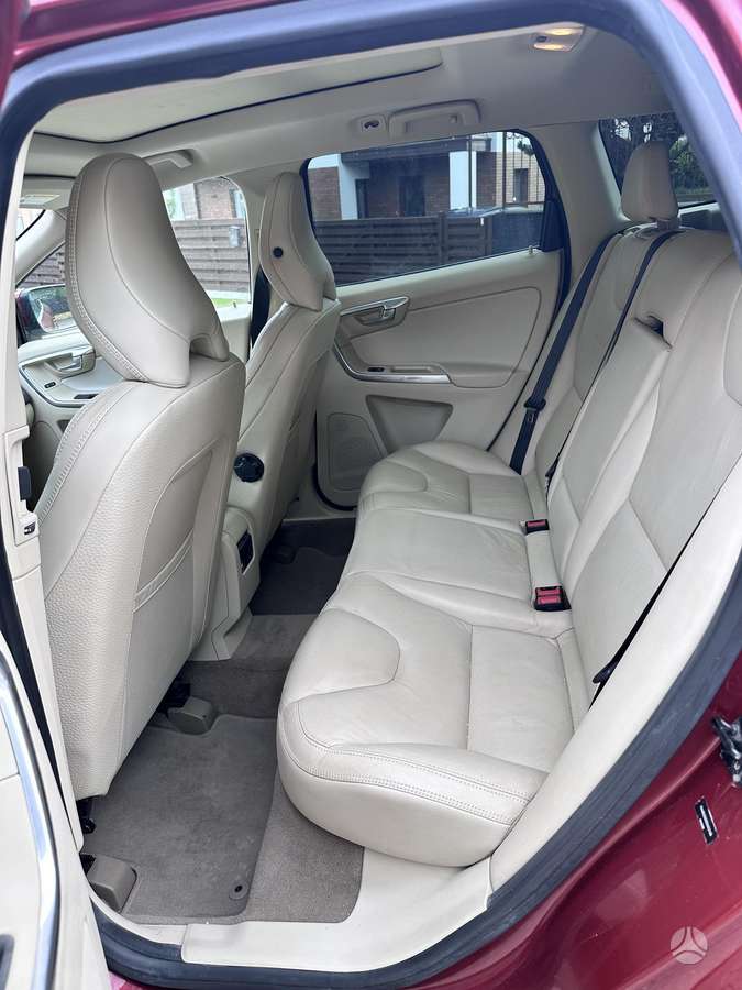 Volvo XC60, 3.2 l., Хэтчбек