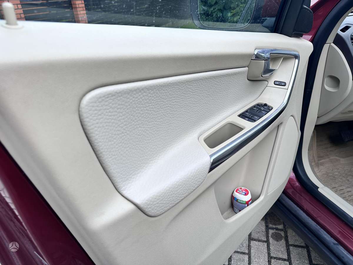 Volvo XC60, 3.2 l., Хэтчбек