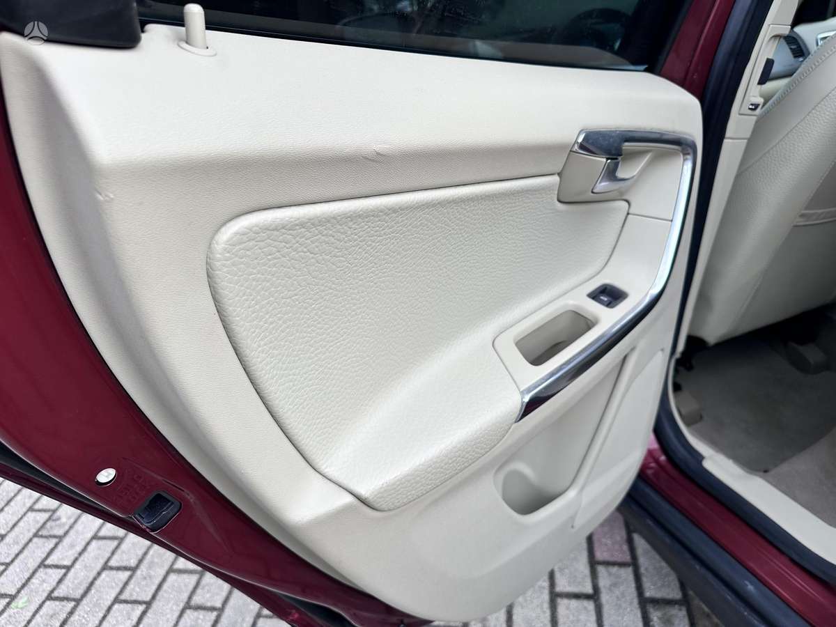 Volvo XC60, 3.2 l., hatchback