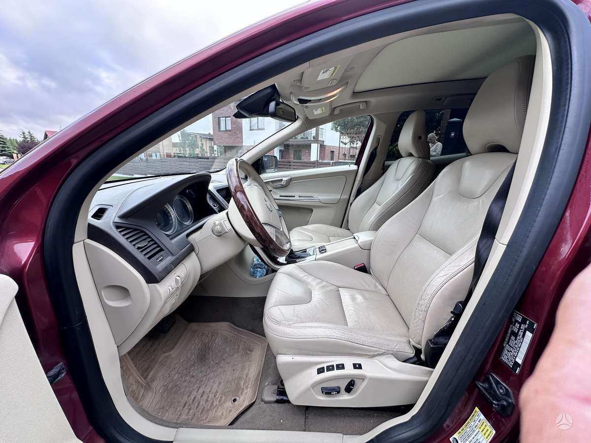 Volvo XC60, 3.2 l., hatchback