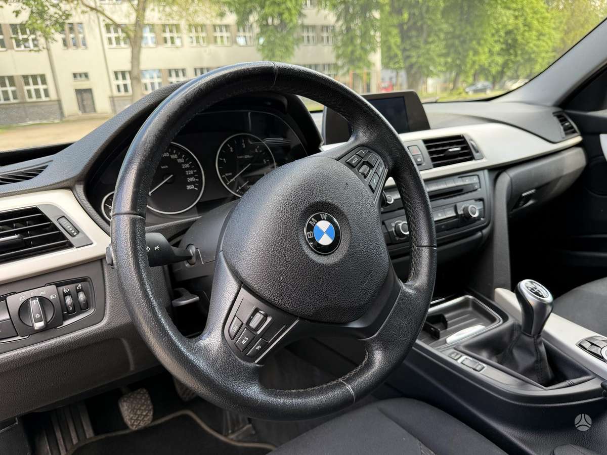 BMW 320, 2.0 l., Седан
