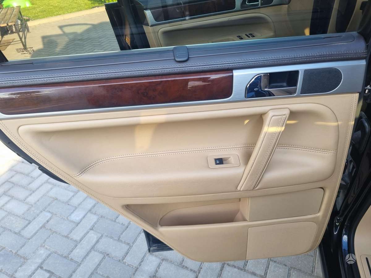 Volkswagen Touareg - 8