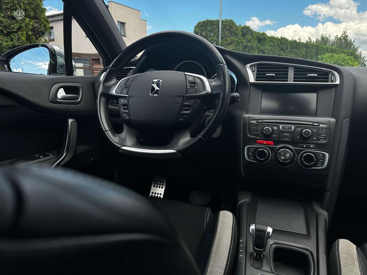 Citroen DS4, 1.6 l., hatchback