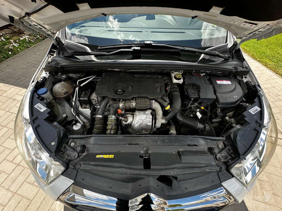 Citroen DS4, 1.6 l., hatchback