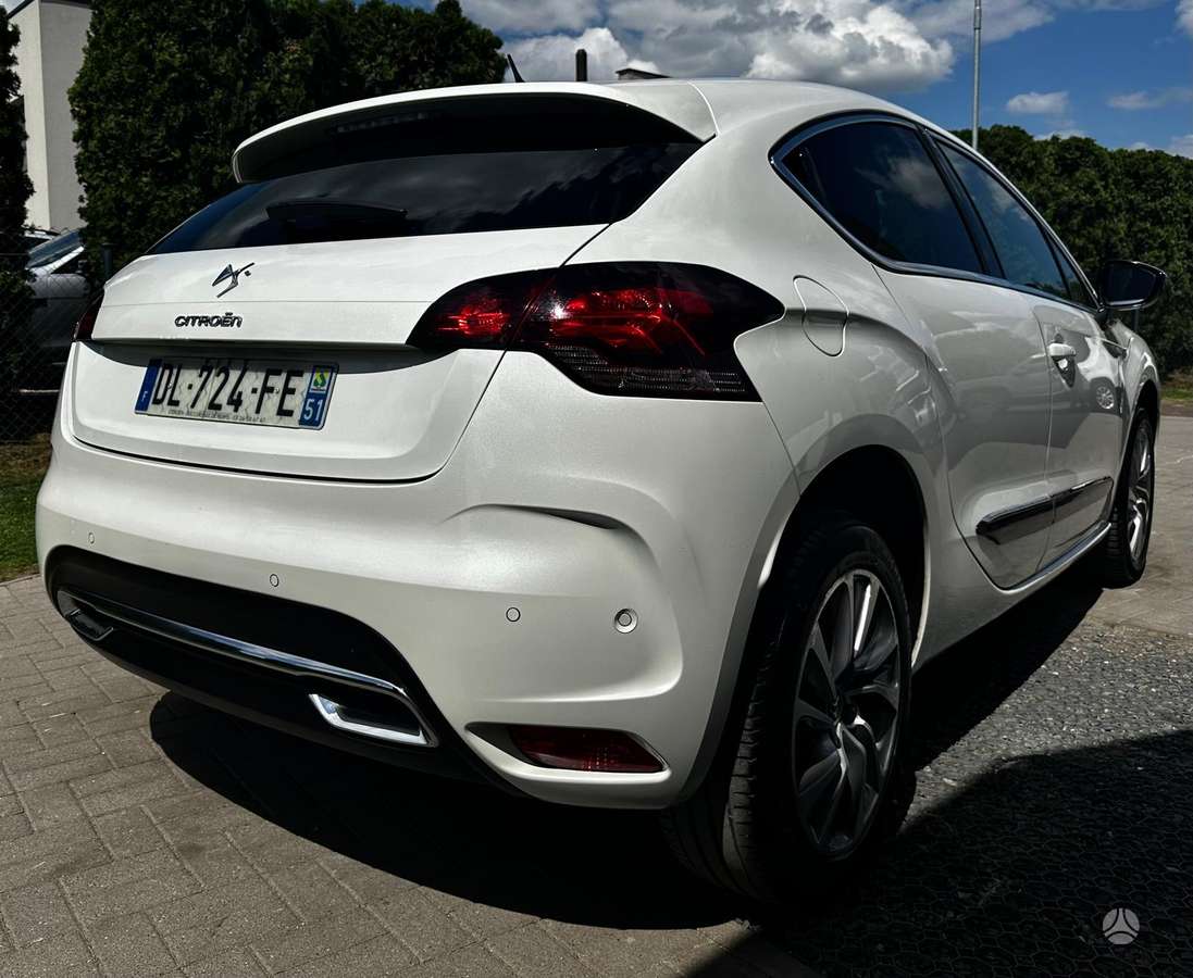 Citroen DS4, 1.6 l., hatchback