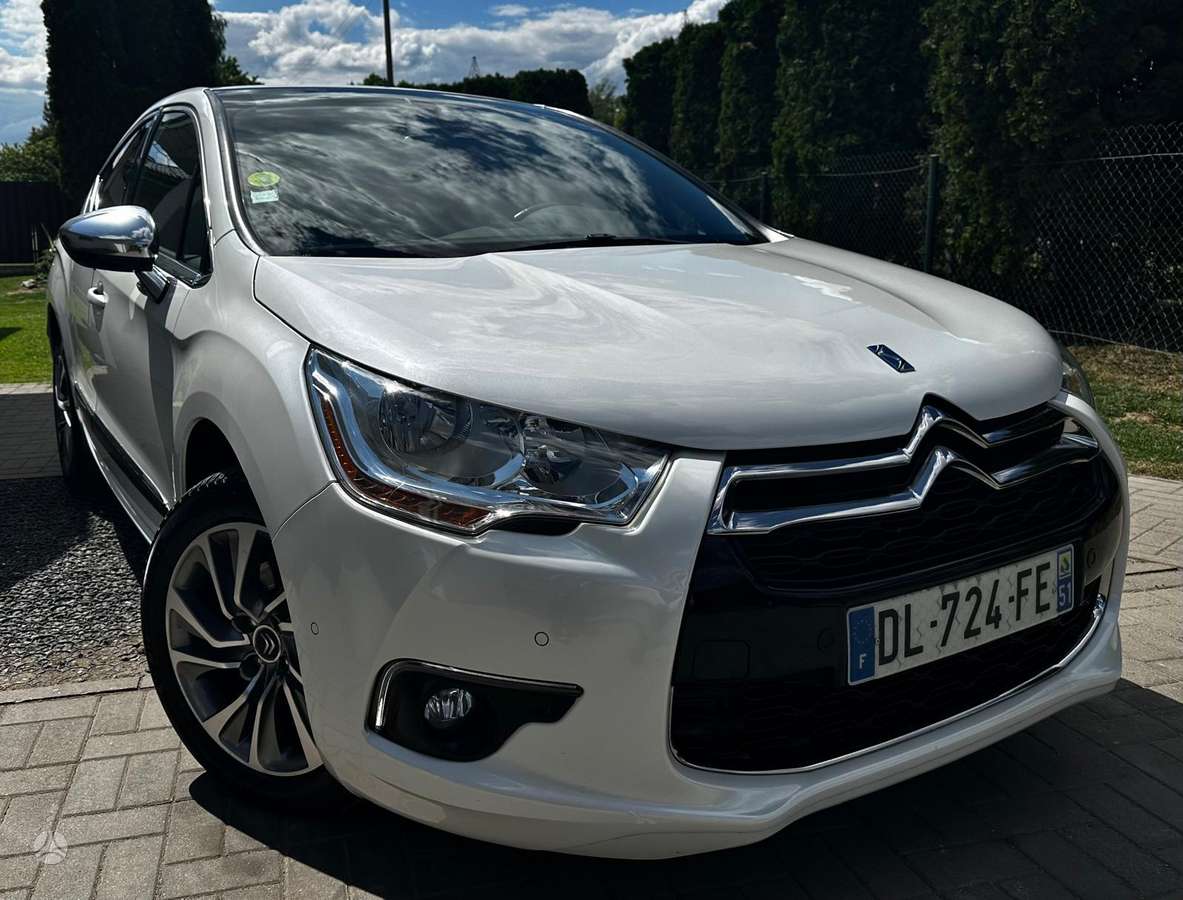 Citroen DS4, 1.6 l., hatchback