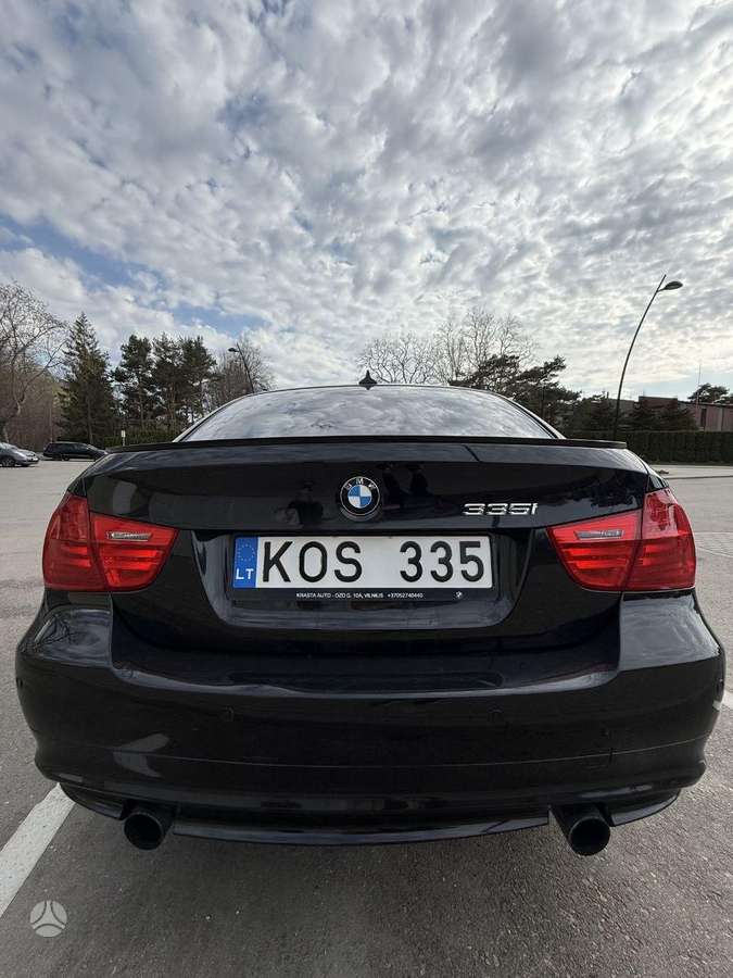 BMW 335, 3.0 l., Седан