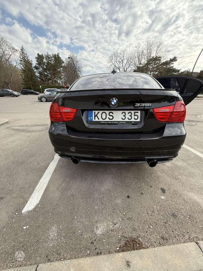 BMW 335, 3.0 l., Седан