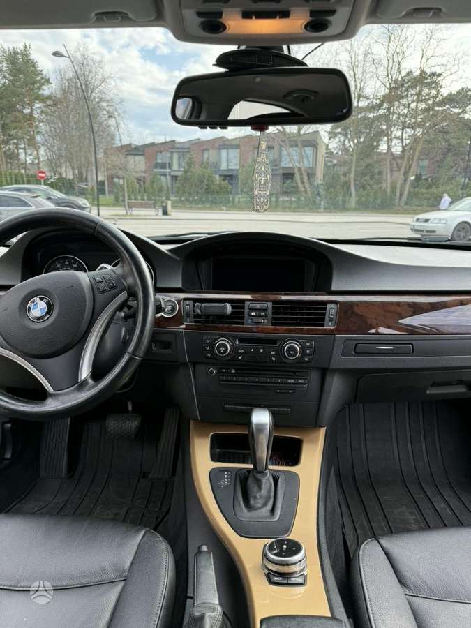 BMW 335, 3.0 l., Седан