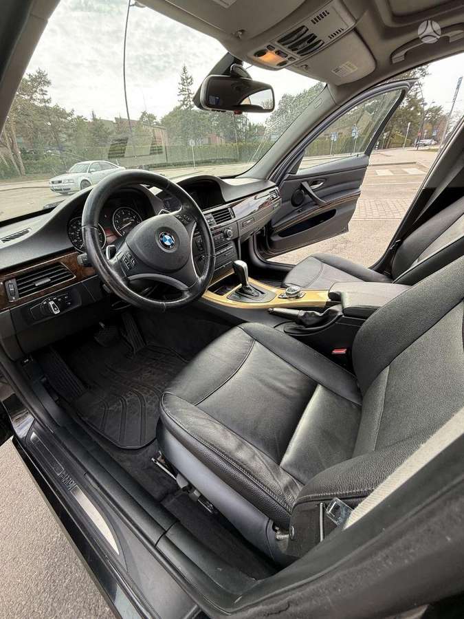 BMW 335, 3.0 l., Седан
