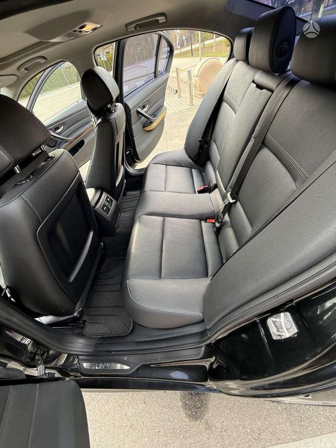 BMW 335, 3.0 l., Седан