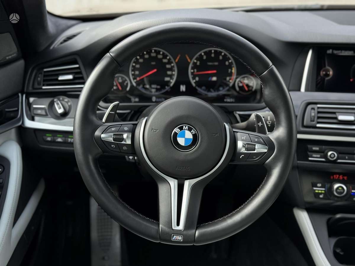 BMW M5, 4.4 l., Седан