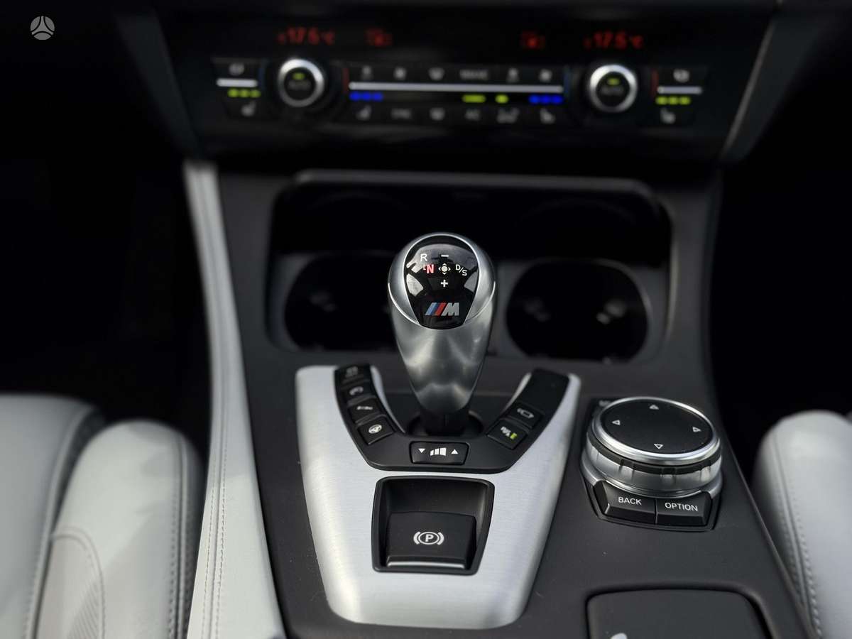 BMW M5, 4.4 l., Седан