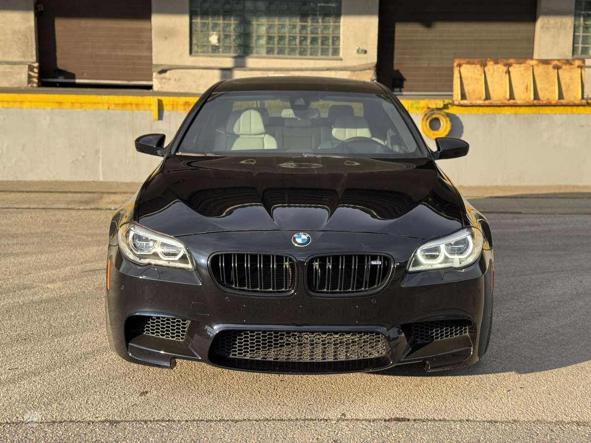 BMW M5, 4.4 l., Седан