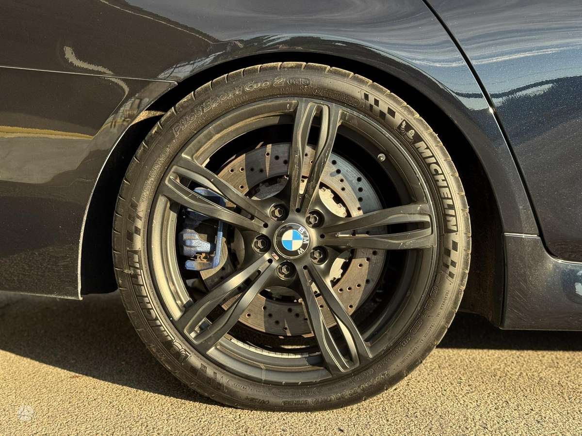 BMW M5, 4.4 l., Седан