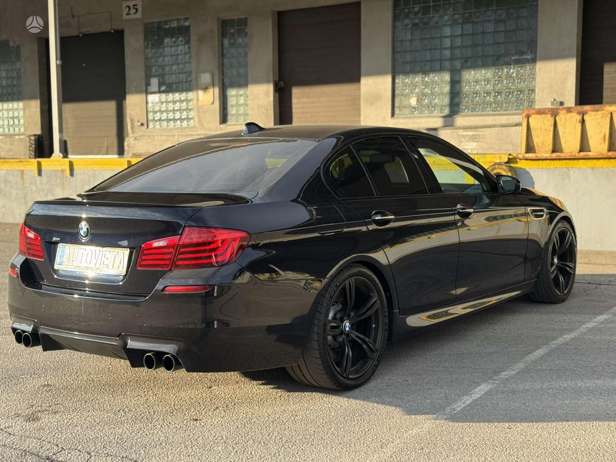BMW M5, 4.4 l., Седан