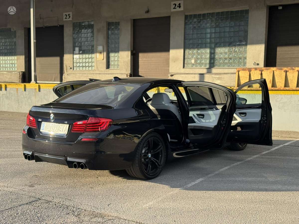 BMW M5, 4.4 l., Седан
