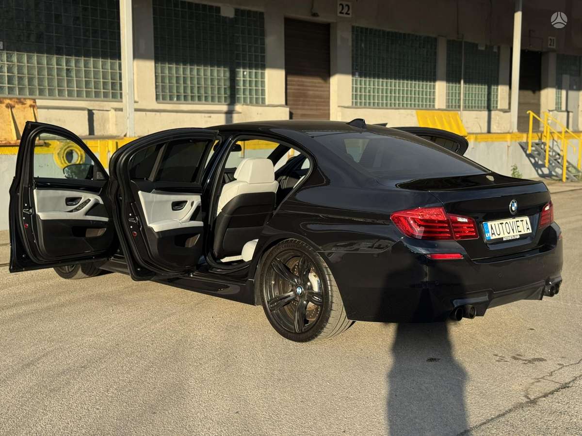 BMW M5, 4.4 l., Седан