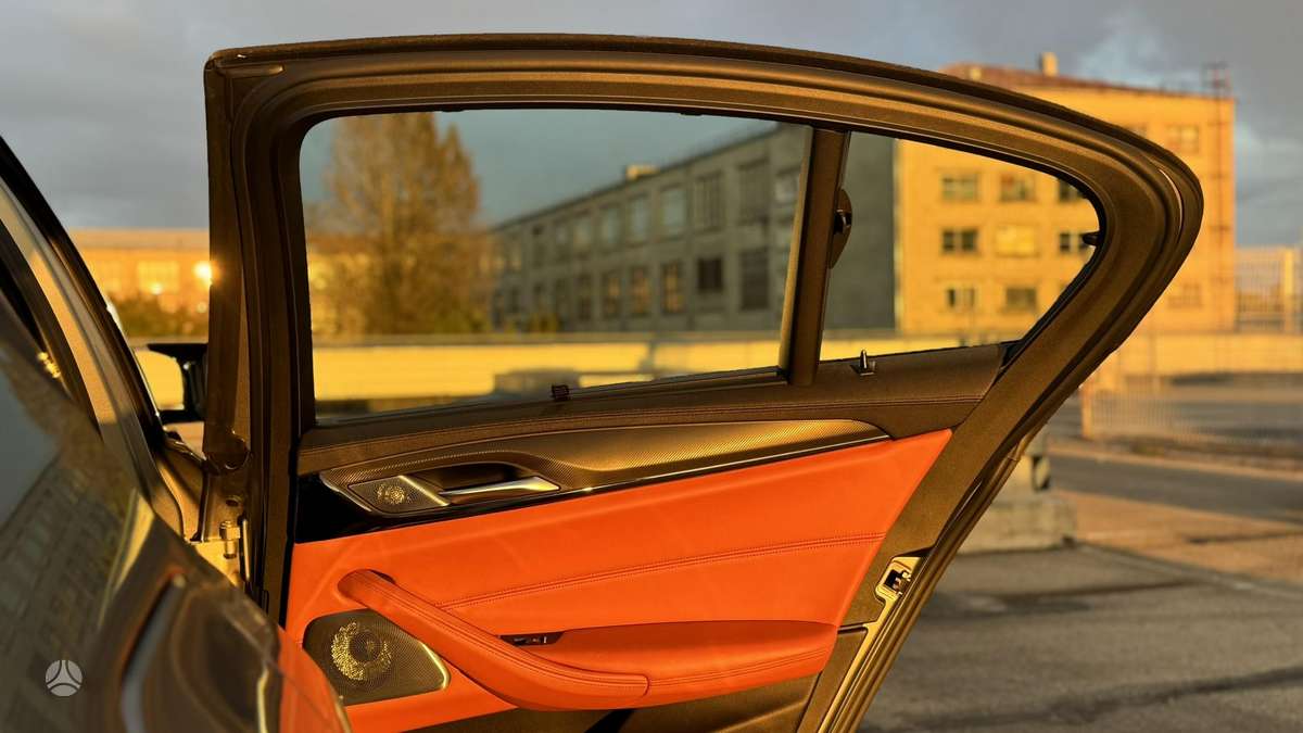 BMW M5, 4.4 l., Седан