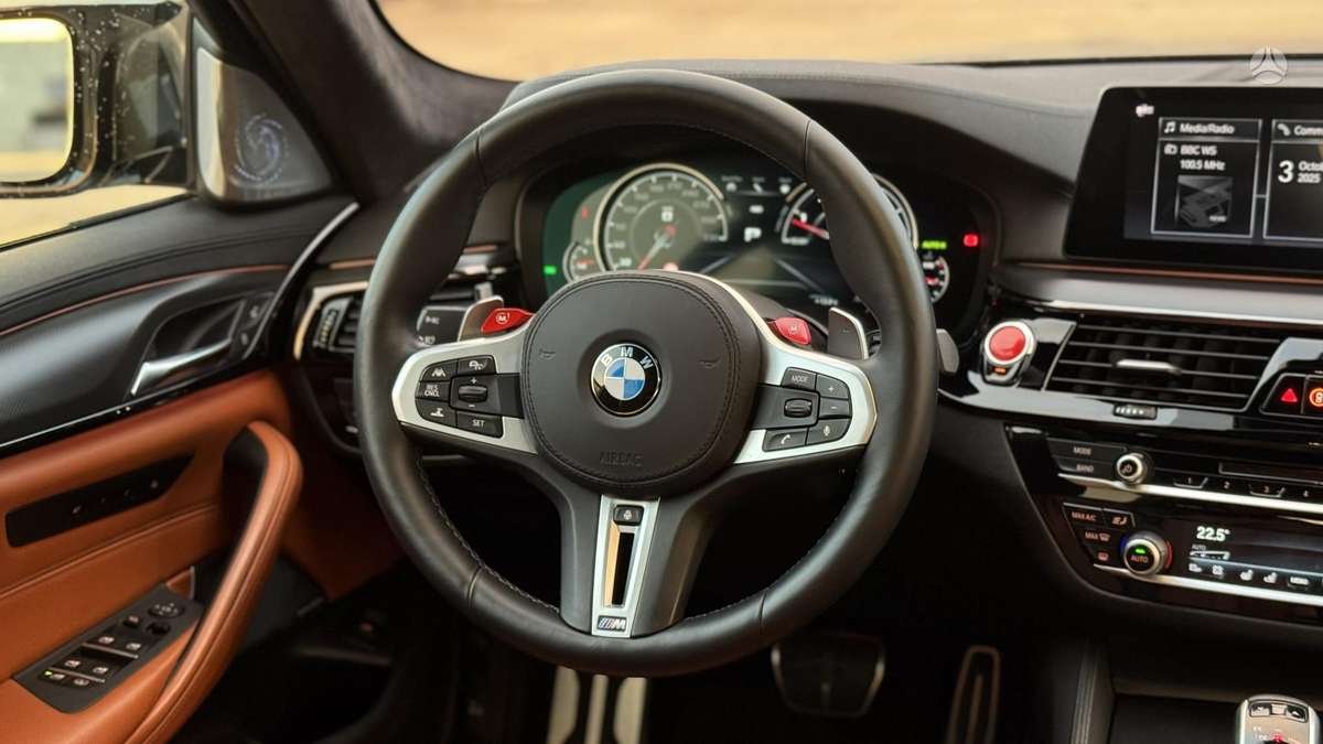 BMW M5, 4.4 l., Седан