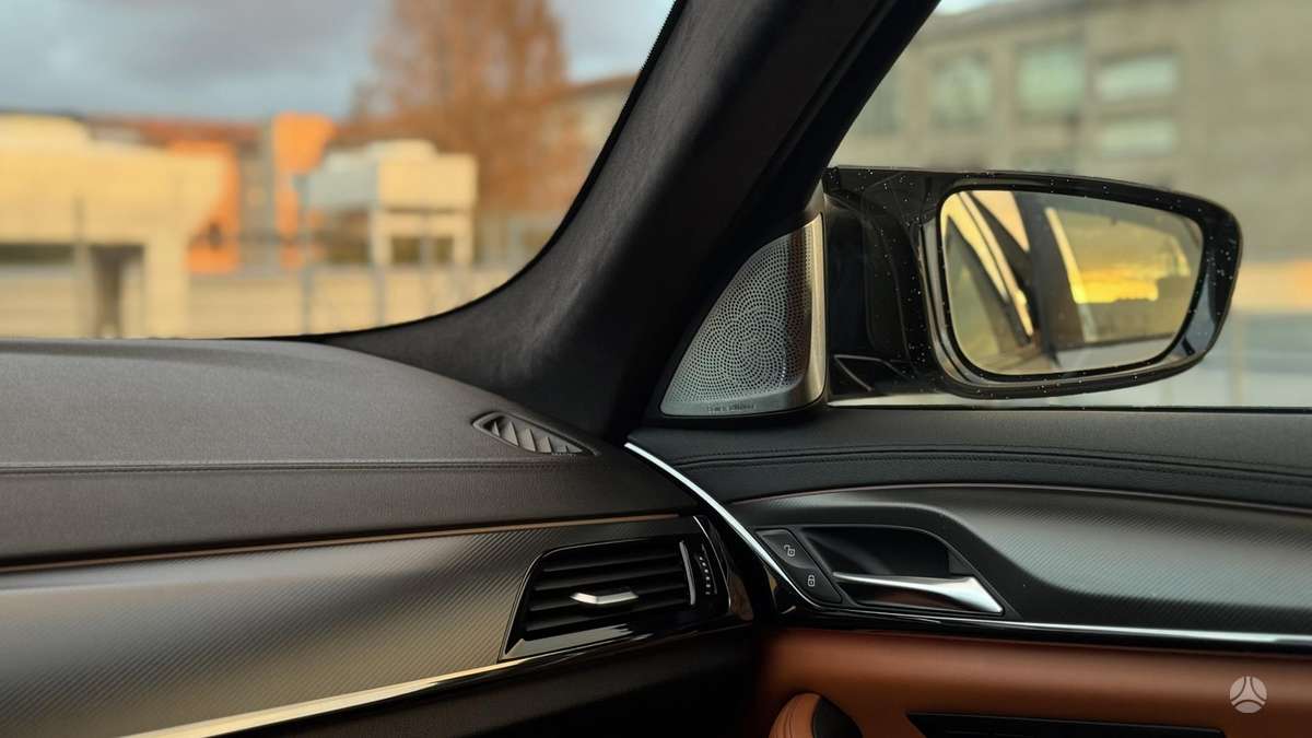 BMW M5, 4.4 l., Седан