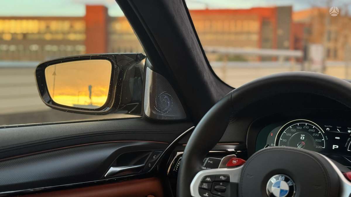 BMW M5, 4.4 l., Седан
