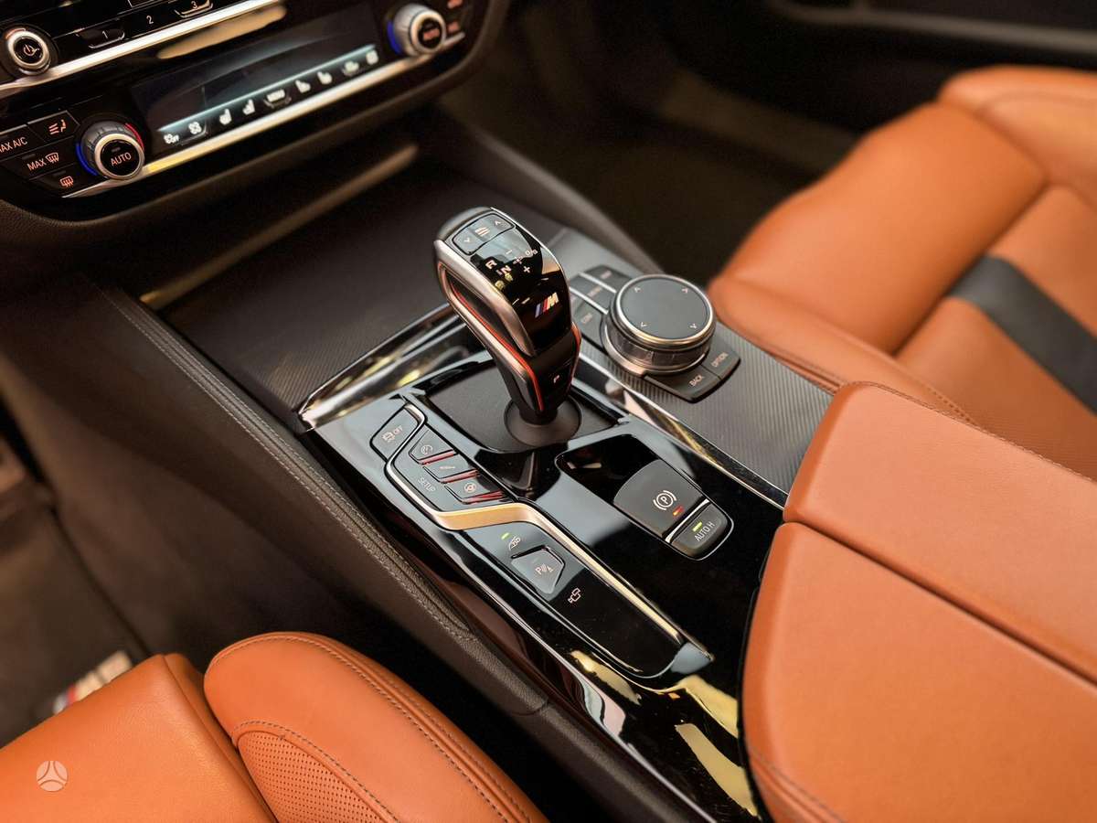 BMW M5, 4.4 l., Седан