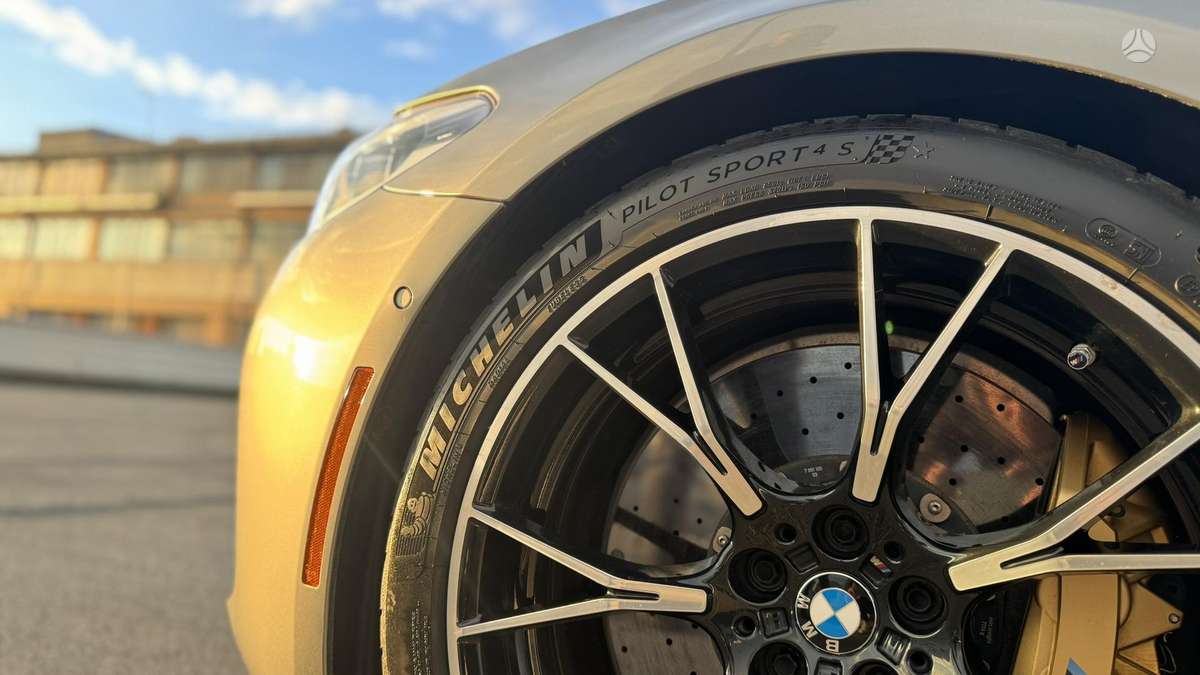 BMW M5, 4.4 l., Седан