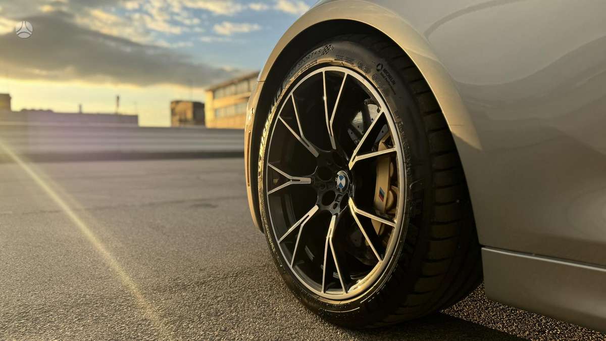 BMW M5, 4.4 l., Седан