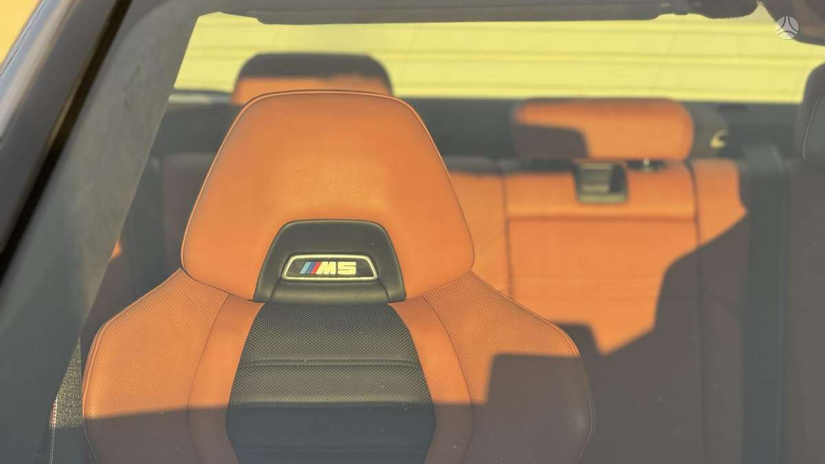 BMW M5, 4.4 l., Седан