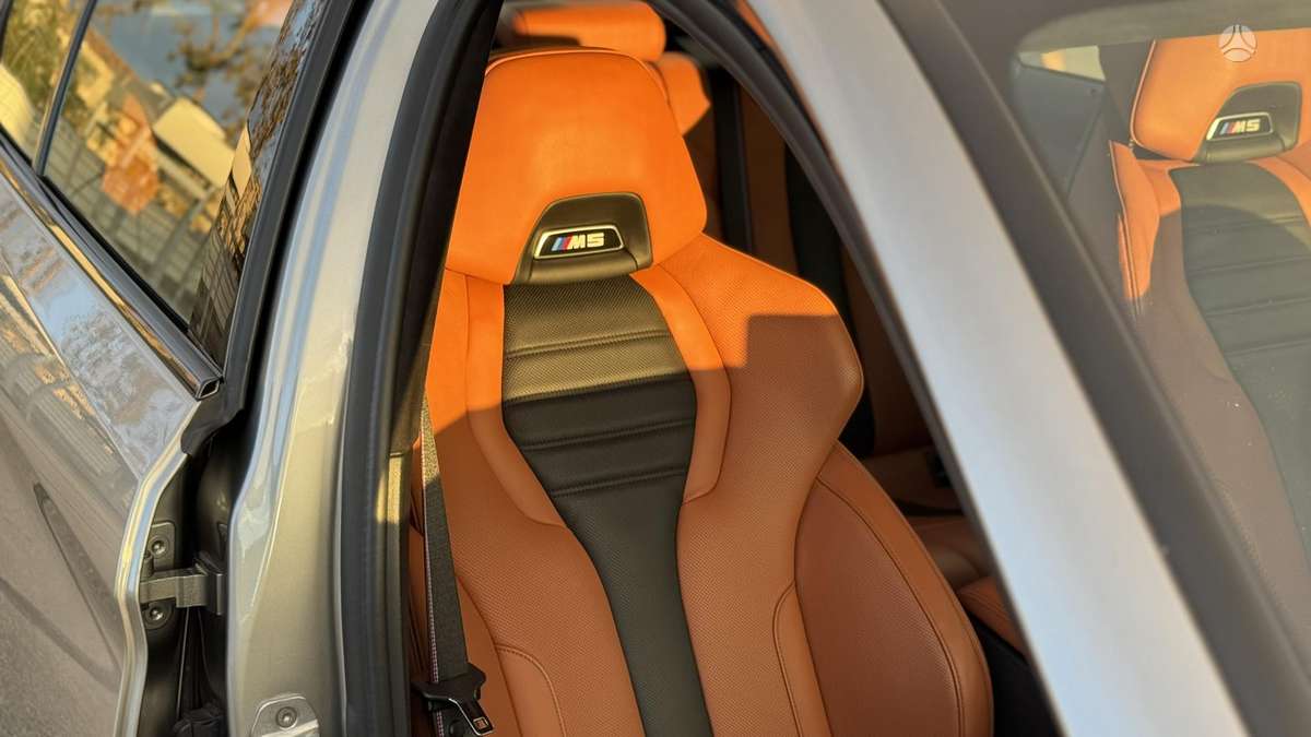 BMW M5, 4.4 l., Седан