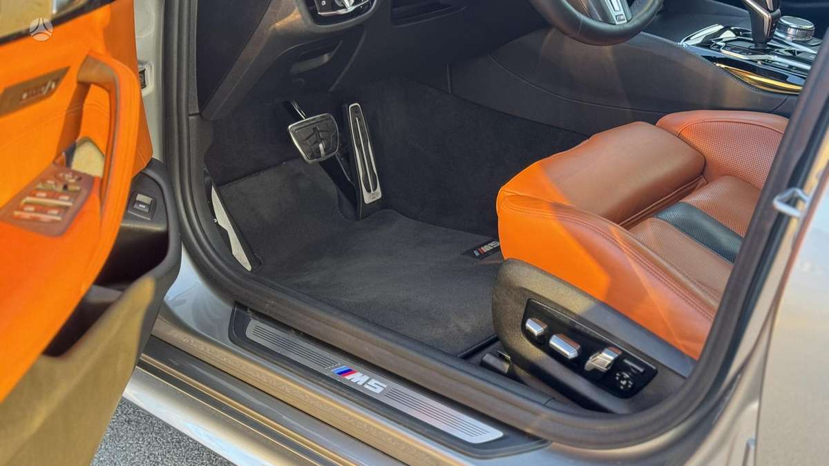 BMW M5, 4.4 l., Седан