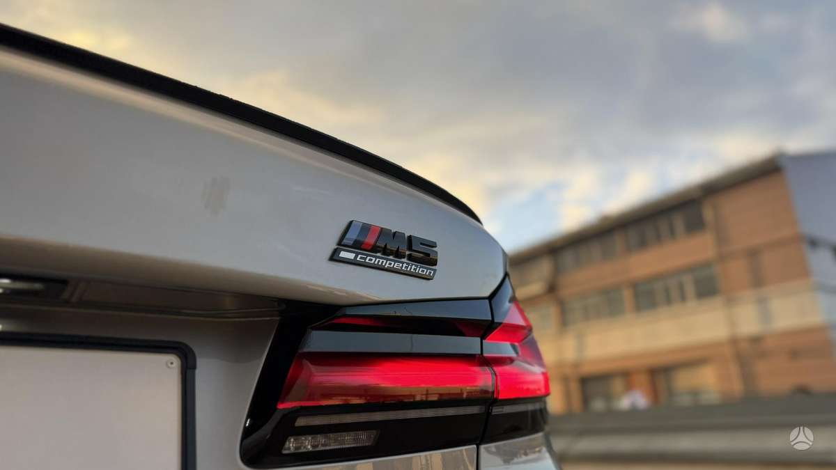 BMW M5, 4.4 l., Седан