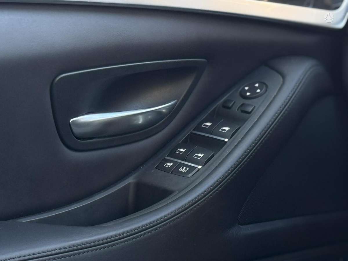 BMW M5, 4.4 l., Седан