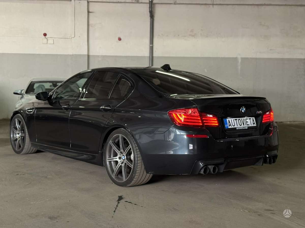 BMW M5, 4.4 l., Седан