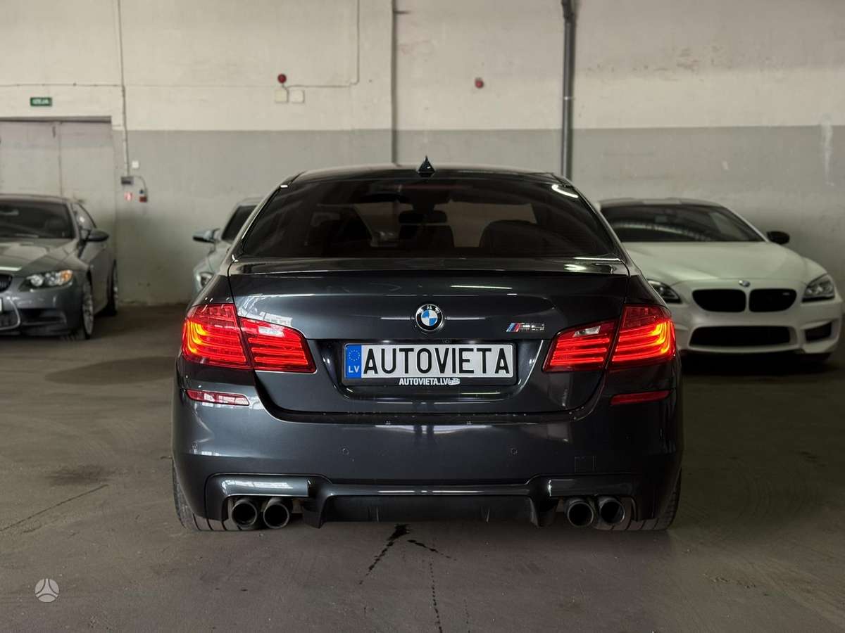 BMW M5, 4.4 l., Седан