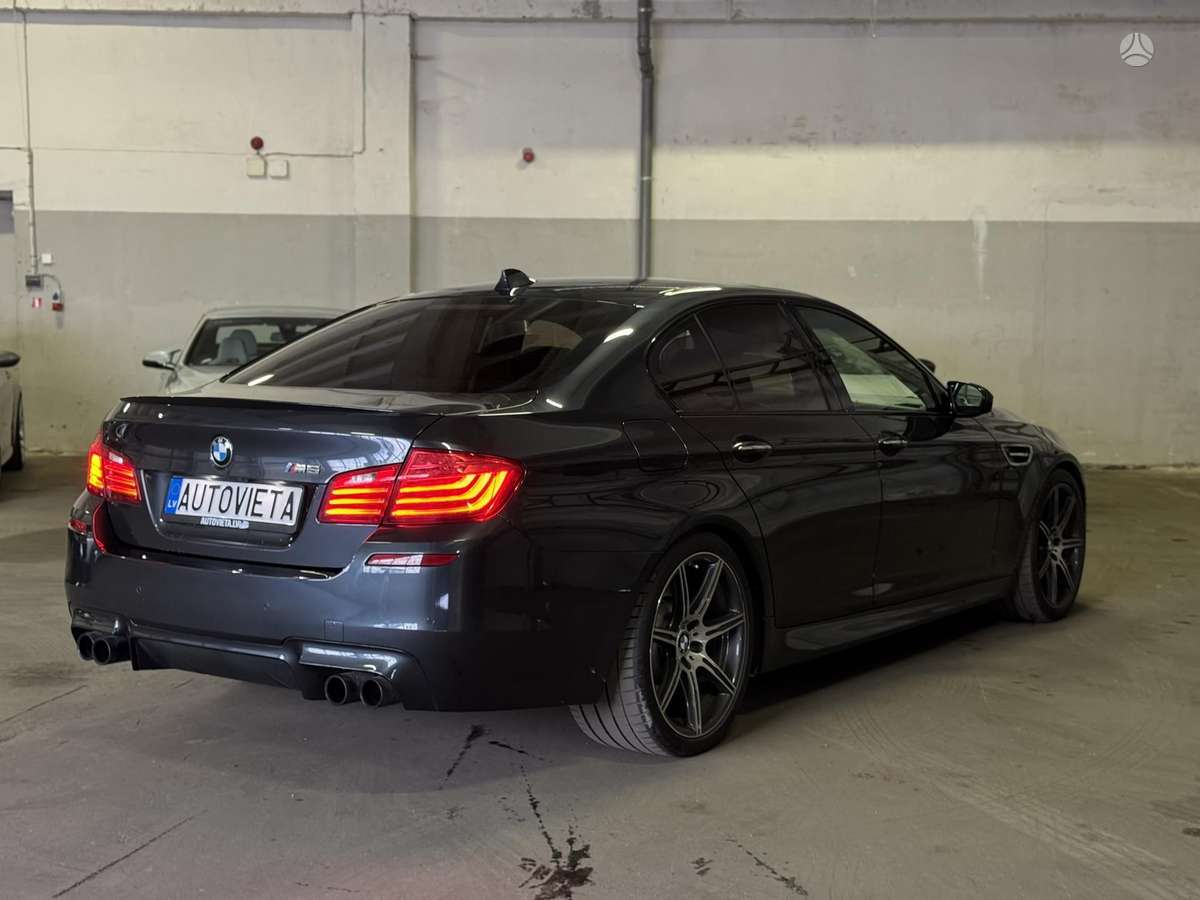 BMW M5, 4.4 l., Седан
