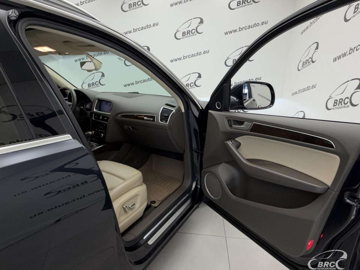 Audi Q5, 3.0 l., off-road / crossover